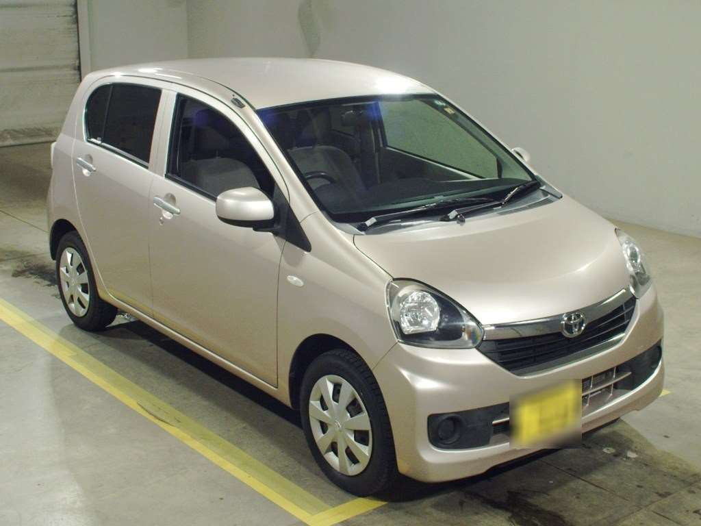 2015 Toyota Pixis Epoch LA310A[2]