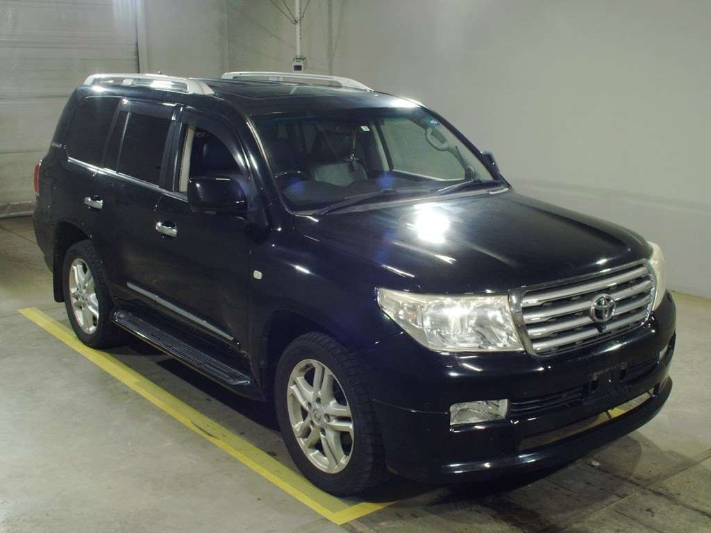 2011 Toyota Land Cruiser URJ202W[2]