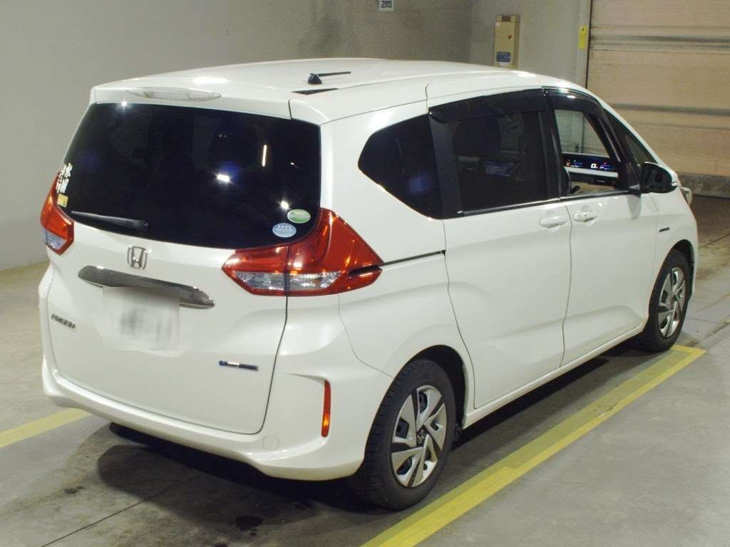 2017 Honda Freed hybrid GB7[1]