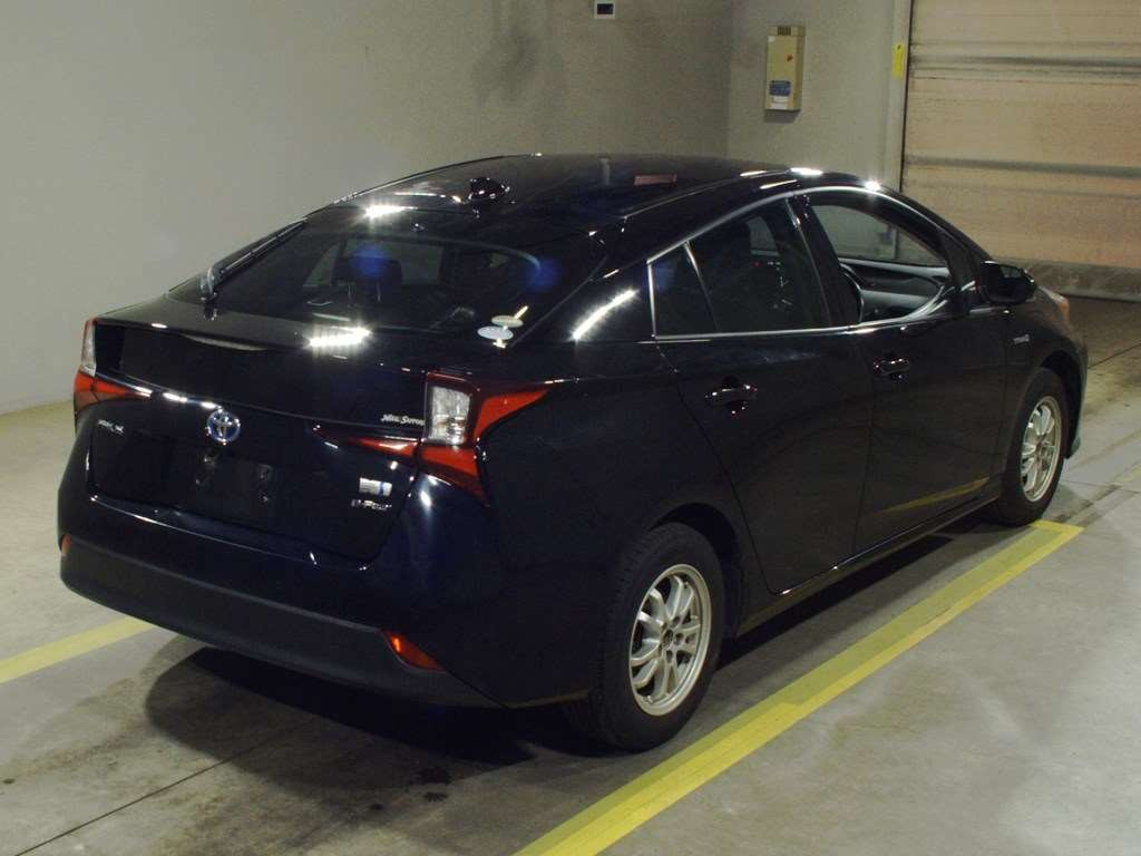 2019 Toyota Prius ZVW55[1]