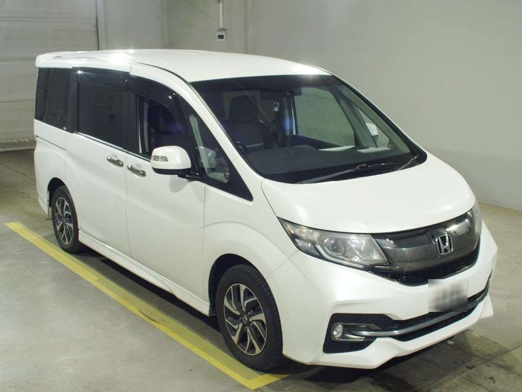 2017 Honda Step WGN Spada RP4[2]