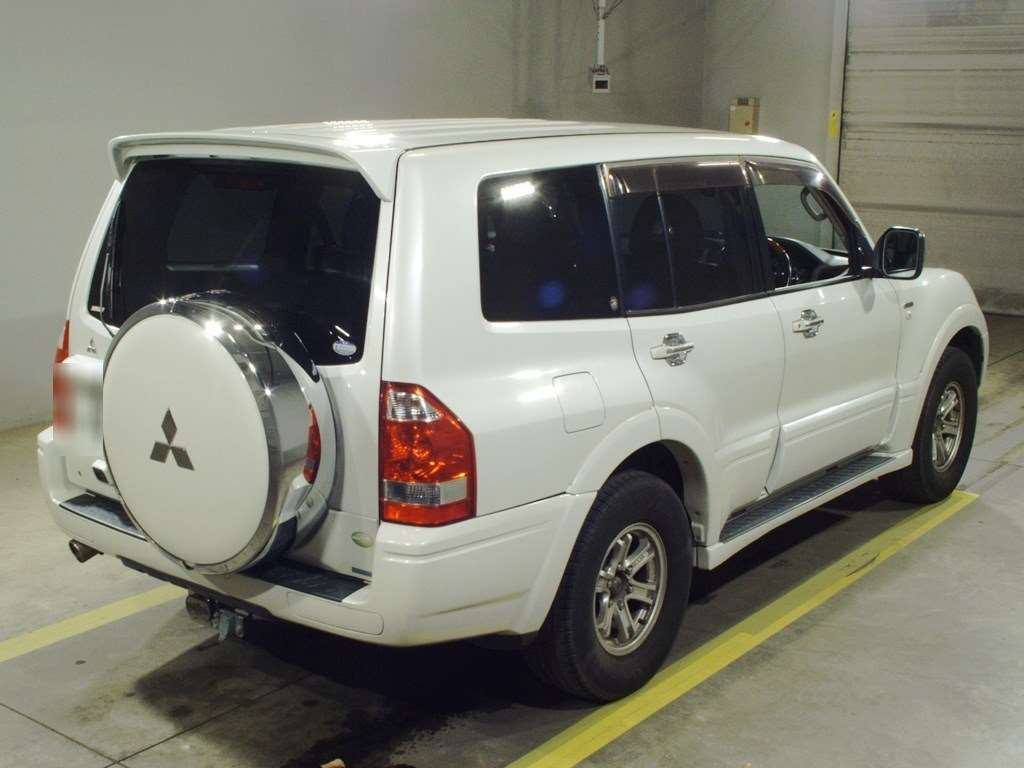 2004 Mitsubishi Pajero V73W[1]