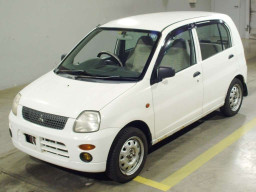 2005 Mitsubishi Minica