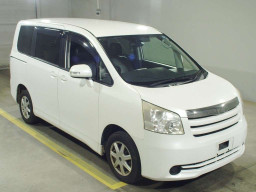 2008 Toyota Noah