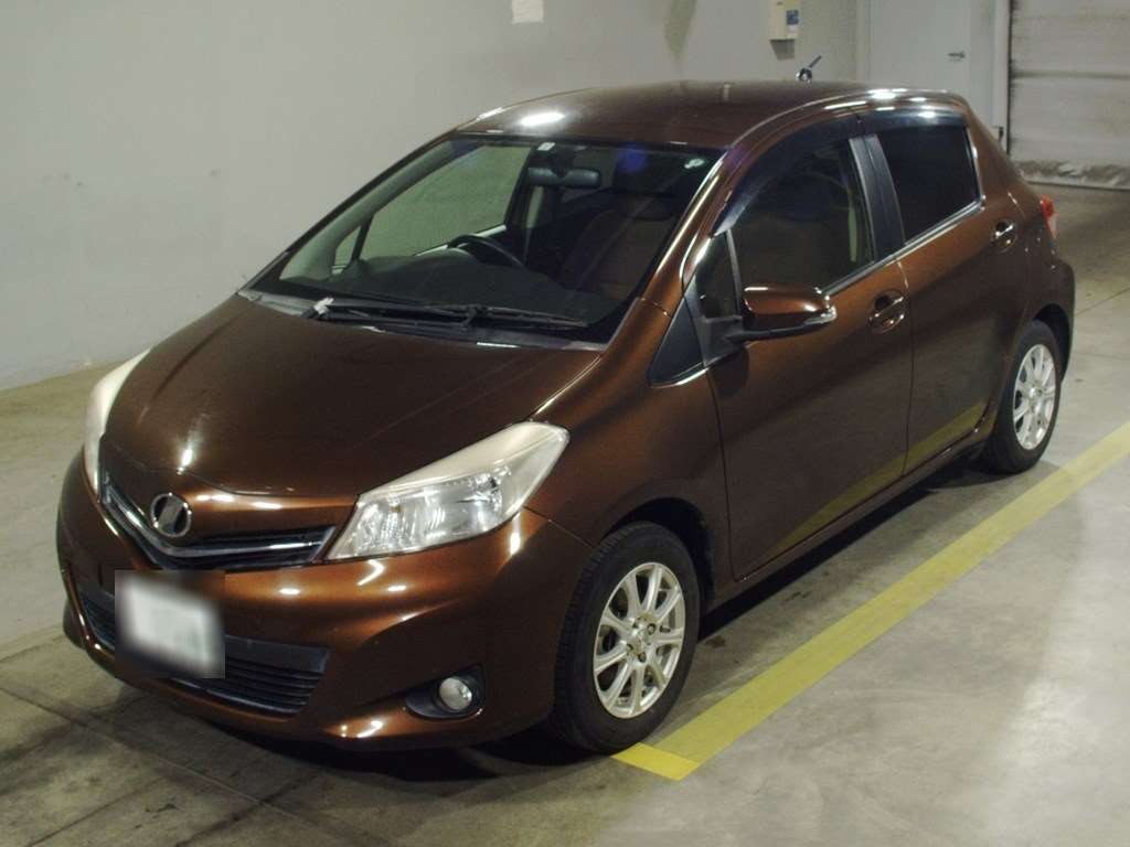 2013 Toyota Vitz KSP130[0]