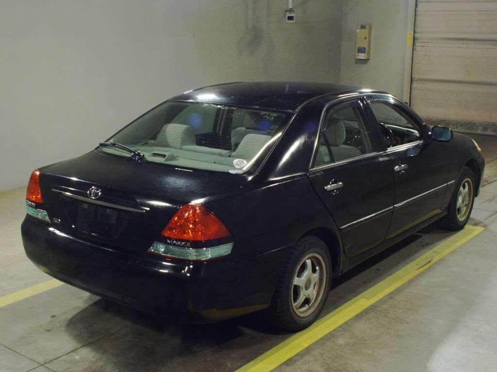 2004 Toyota Mark II GX115[1]