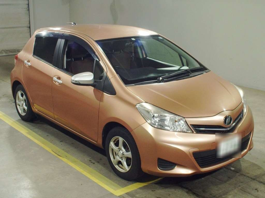 2011 Toyota Vitz NSP130[2]