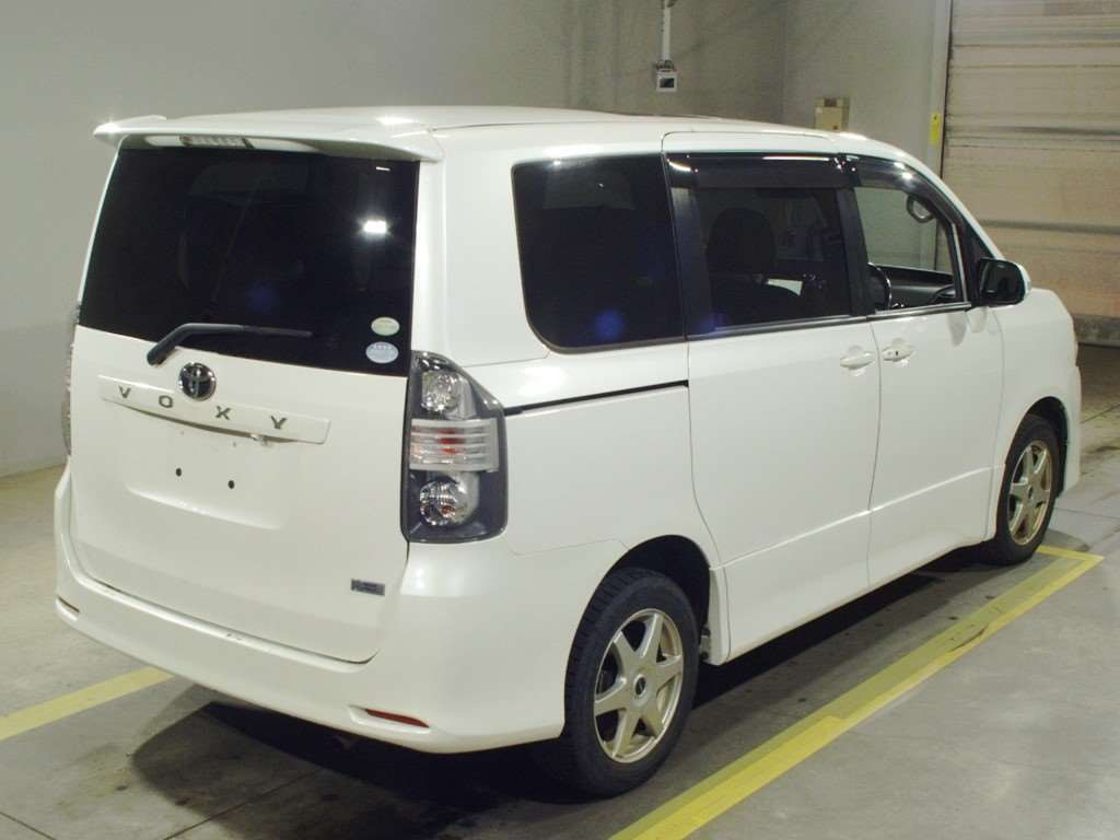 2008 Toyota Voxy ZRR75W[1]