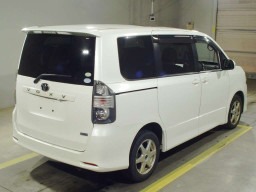 2008 Toyota Voxy