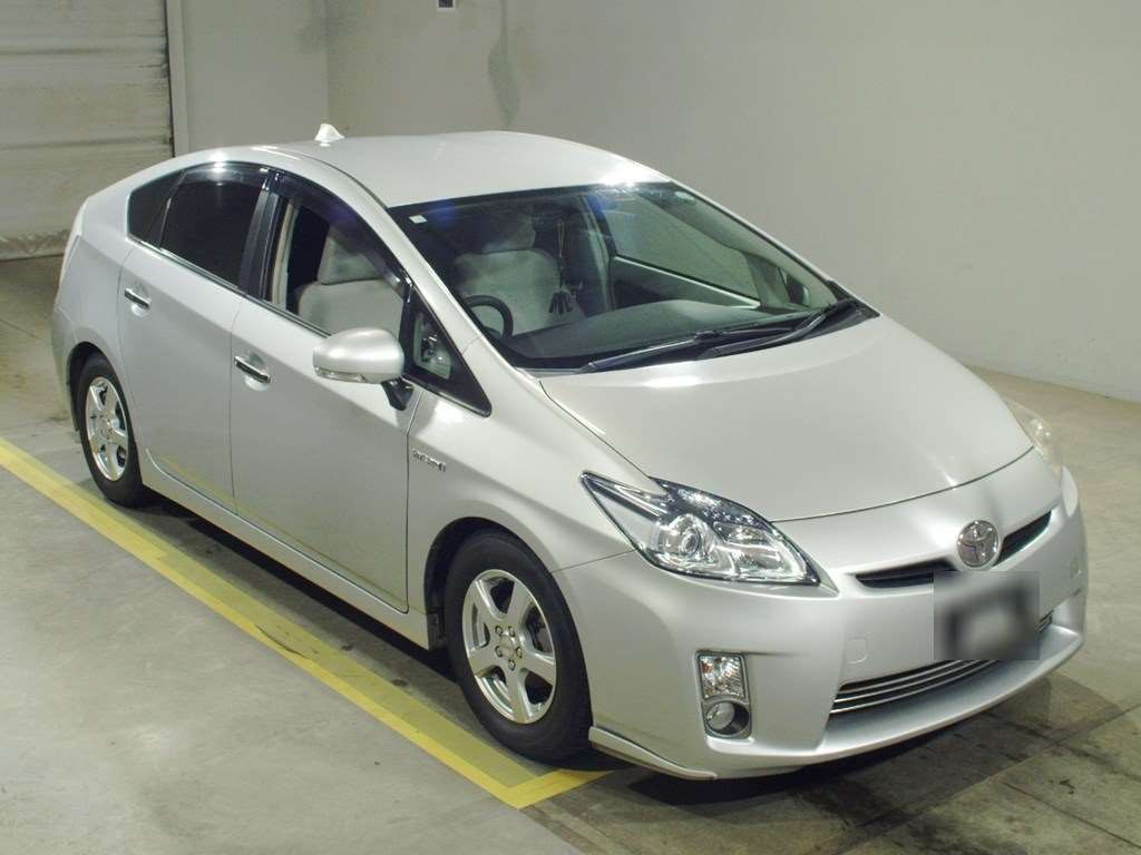 2011 Toyota Prius ZVW30[2]