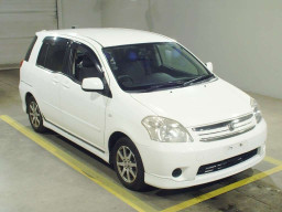 2005 Toyota Raum