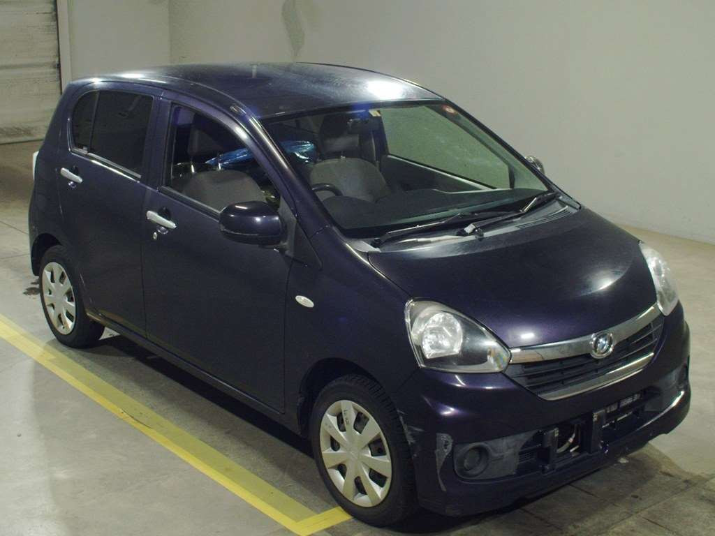 2016 Daihatsu Mira es LA310S[2]