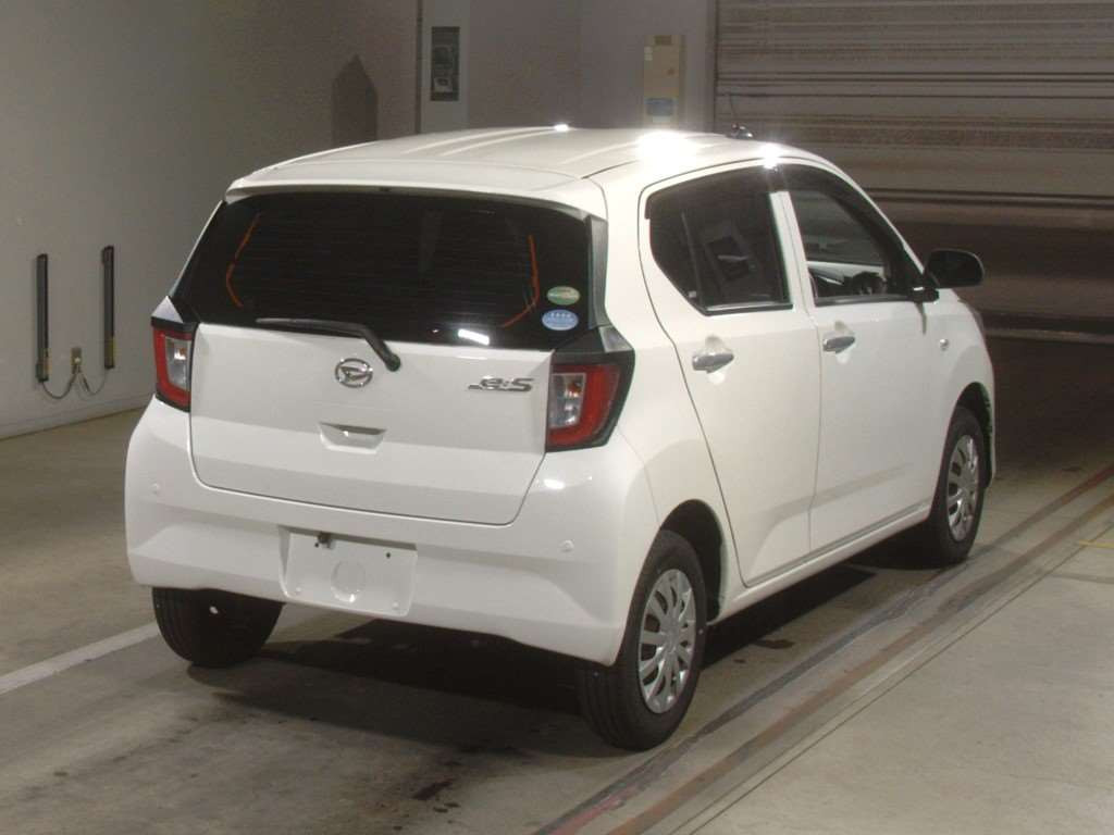 2017 Daihatsu Mira es LA360S[1]