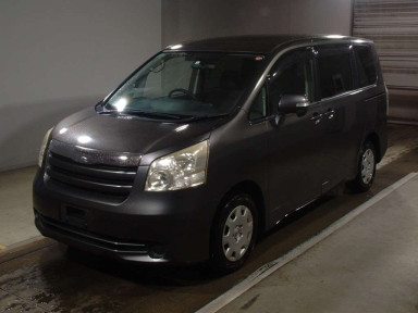 2010 Toyota Noah