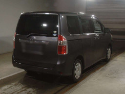 2010 Toyota Noah