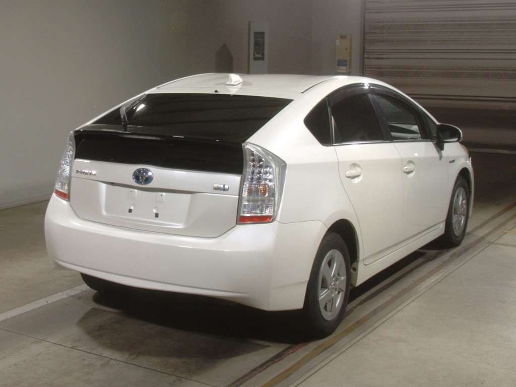 2010 Toyota Prius ZVW30[1]