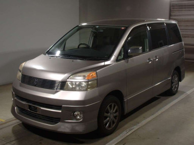 2003 Toyota Voxy