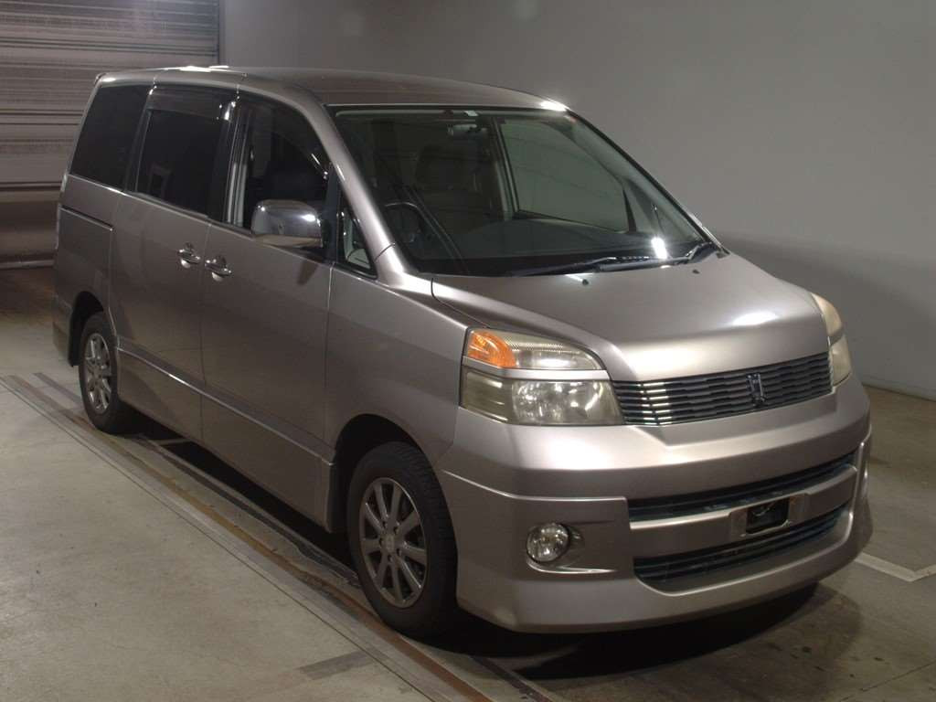 2003 Toyota Voxy AZR65G[2]