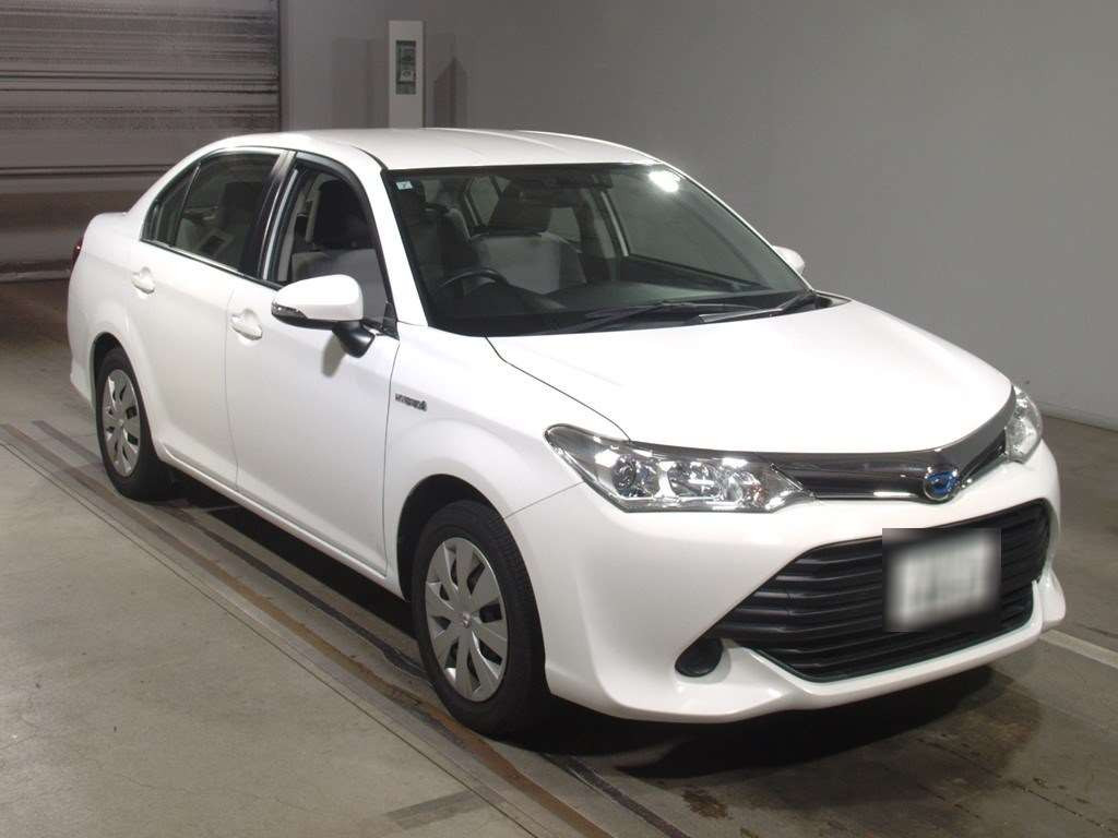 2017 Toyota Corolla Axio NKE165[2]