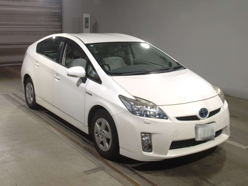 2011 Toyota Prius ZVW30[2]