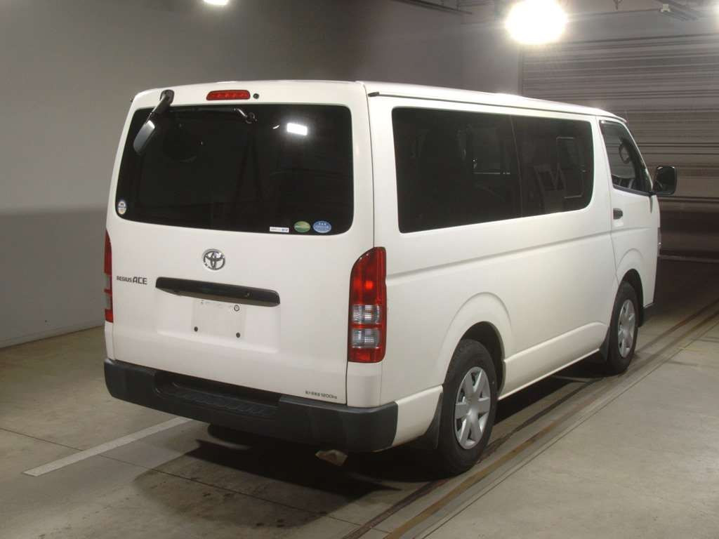 2019 Toyota Regiusace Van TRH200V[1]