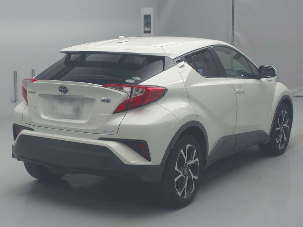 2017 Toyota C-HR ZYX10[1]