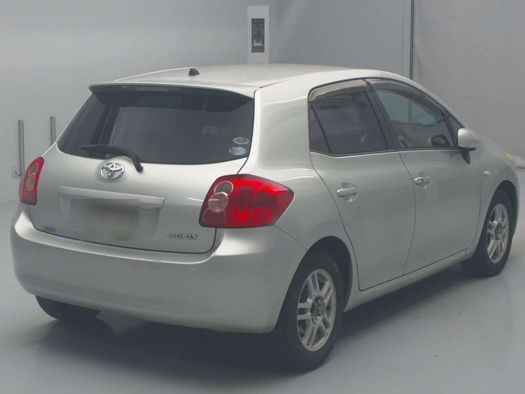 2007 Toyota Auris ZRE152H[1]