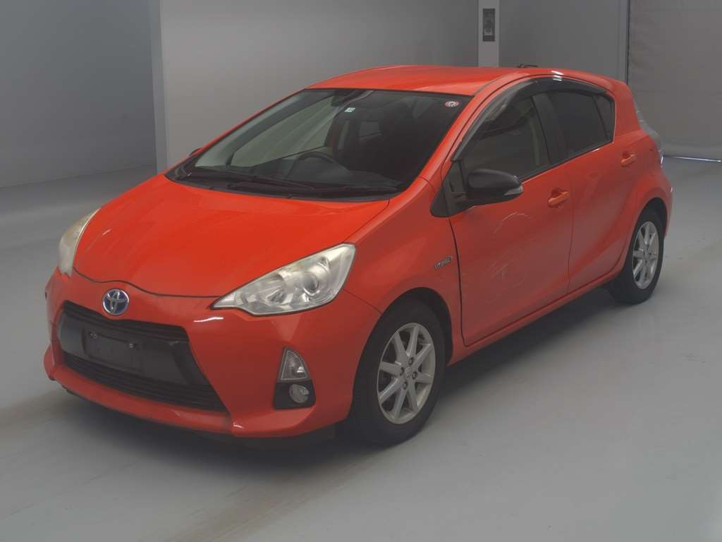 2013 Toyota Aqua NHP10[0]