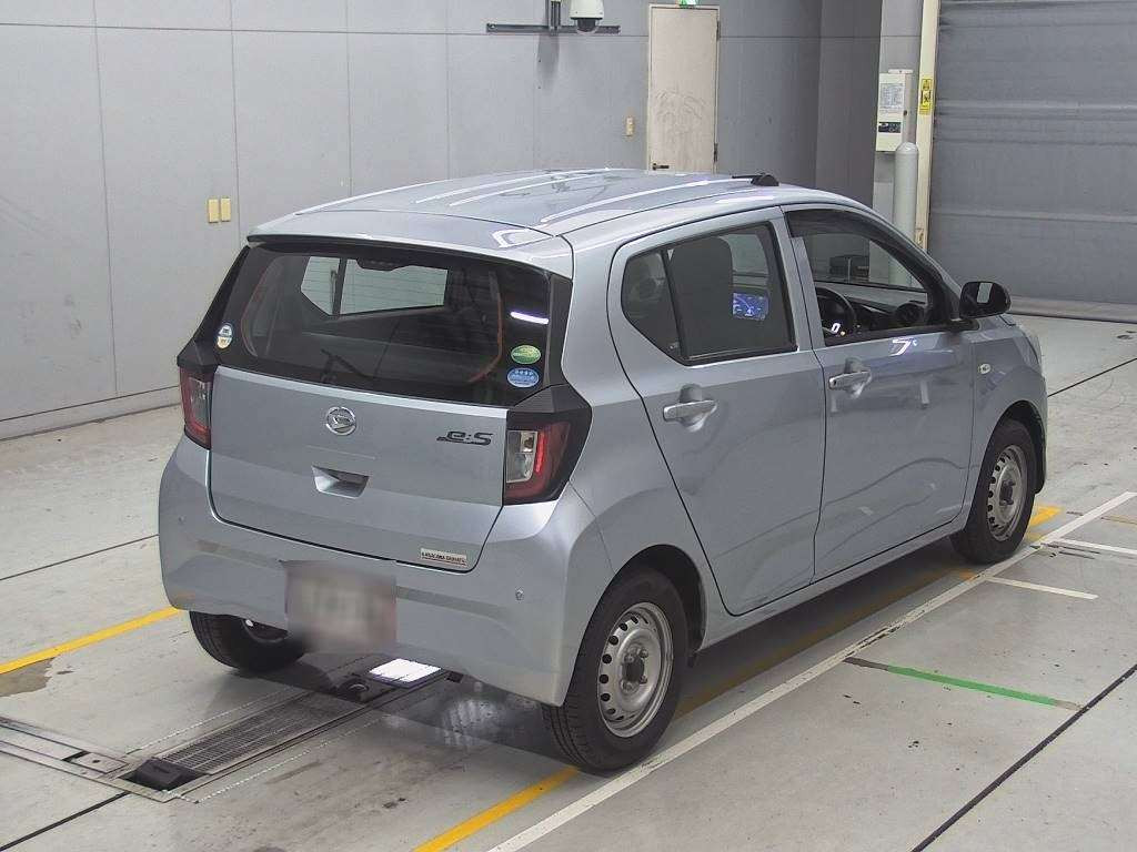 2018 Daihatsu Mira es LA350S[1]