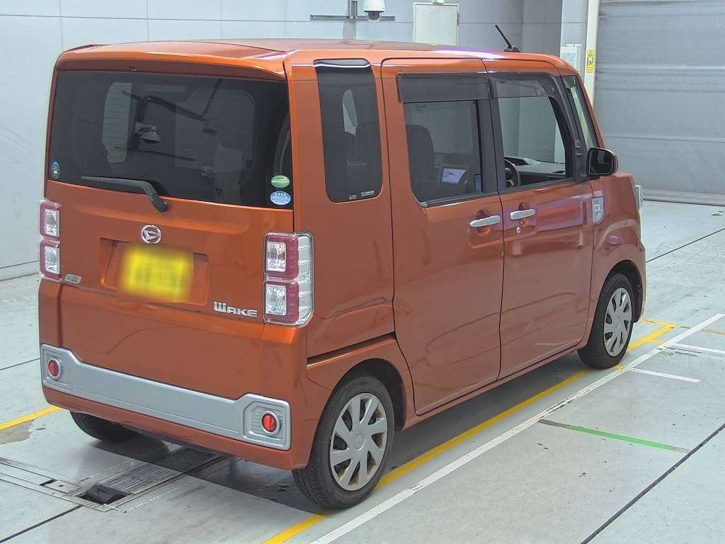 2015 Daihatsu Wake LA700S[1]