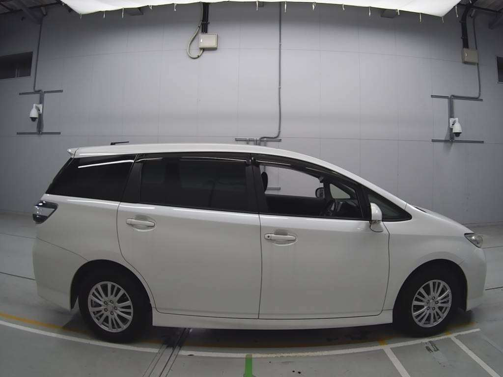 2016 Toyota Wish ZGE20G[2]