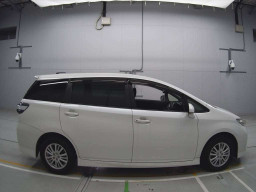 2016 Toyota Wish