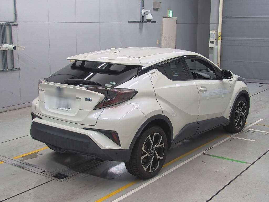 2017 Toyota C-HR ZYX10[1]