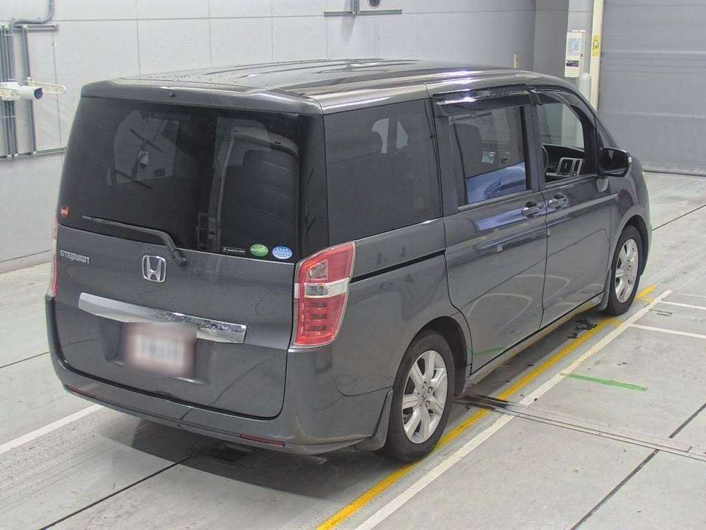 2013 Honda Step WGN RK1[1]