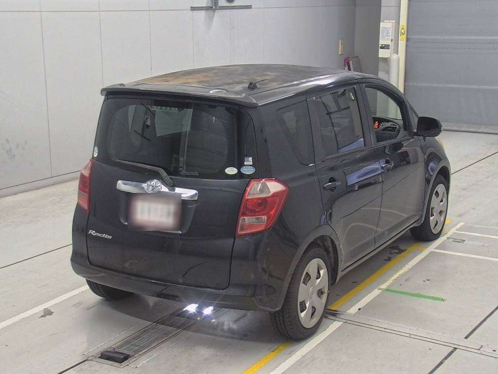 2005 Toyota Ractis NCP100[1]