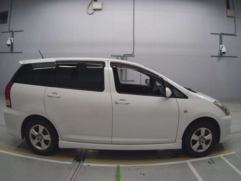 2007 Toyota Wish ZNE10G[2]