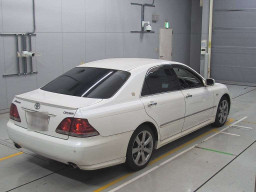 2004 Toyota Crown