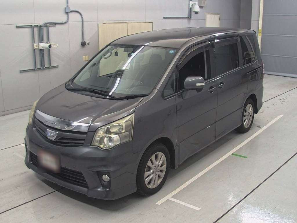 2011 Toyota Noah ZRR70W[0]