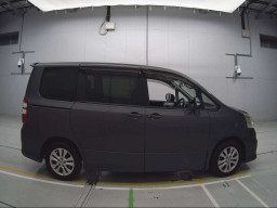 2011 Toyota Noah