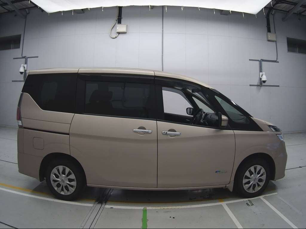 2016 Nissan Serena GC27[2]