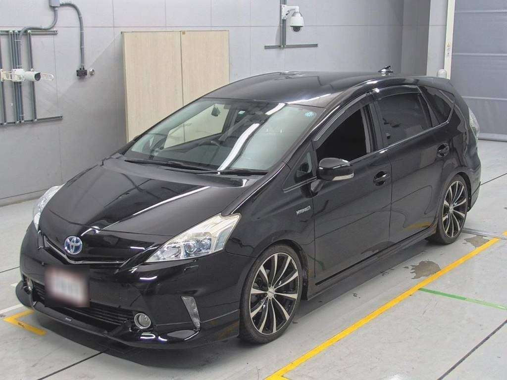 2011 Toyota Prius alpha ZVW41W[0]