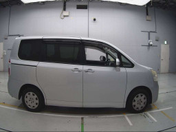 2010 Toyota Noah