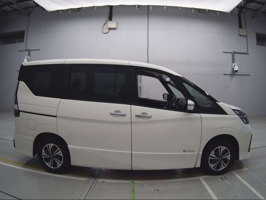 2022 Nissan Serena HFC27[2]