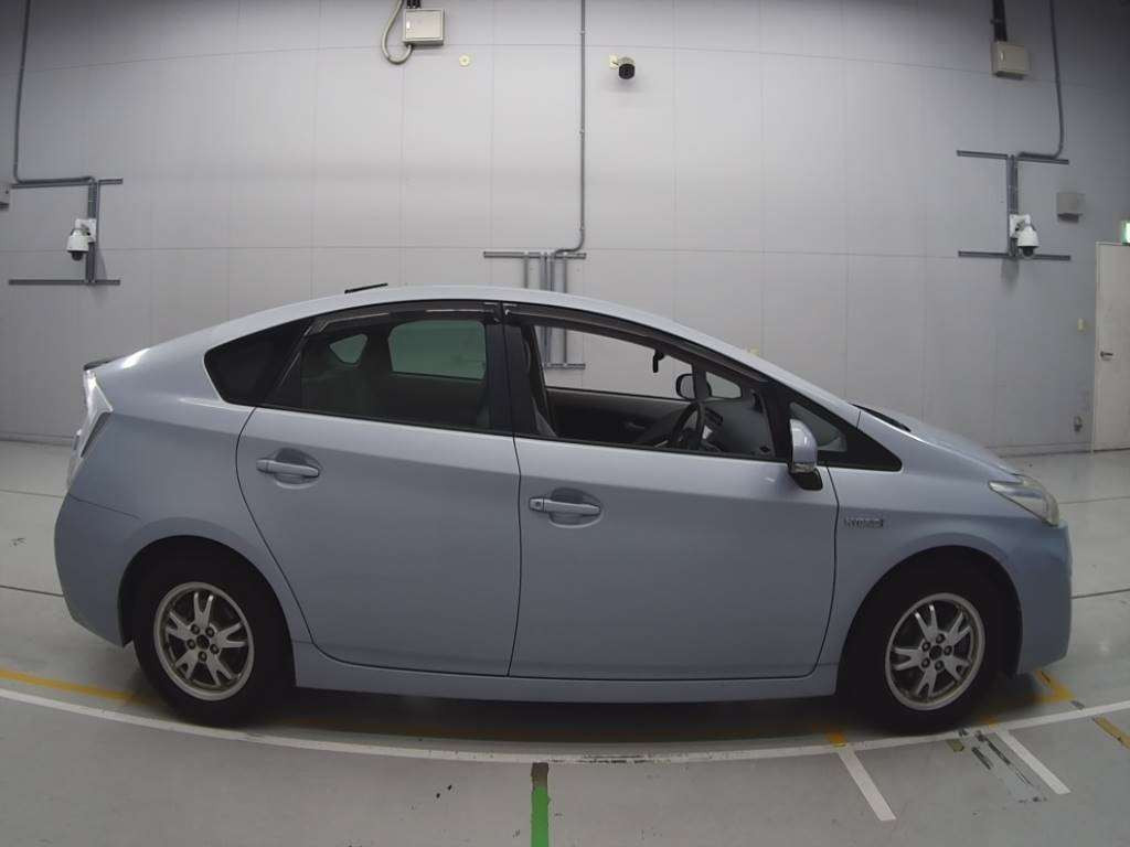 2010 Toyota Prius ZVW30[2]