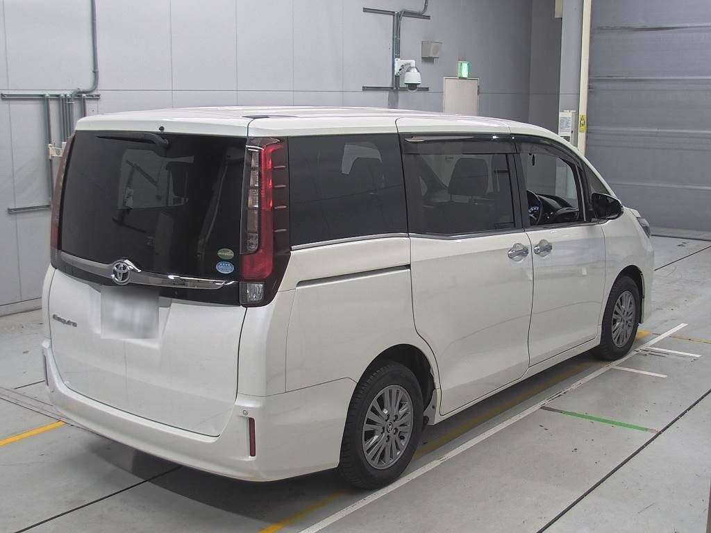 2016 Toyota Esquire ZRR80G[1]