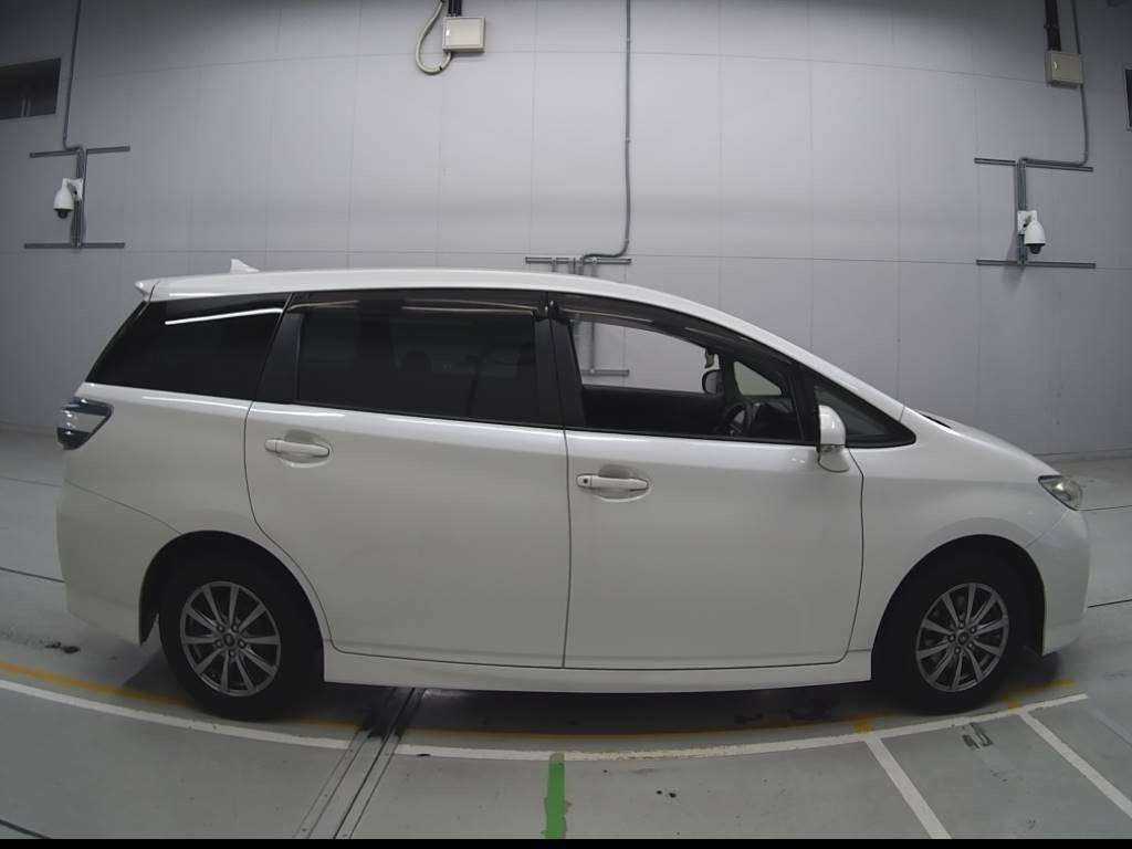 2016 Toyota Wish ZGE20G[2]