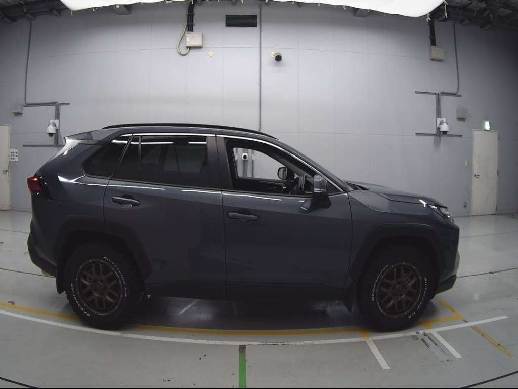 2022 Toyota RAV4 AXAH54[2]