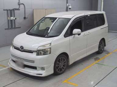 2007 Toyota Voxy