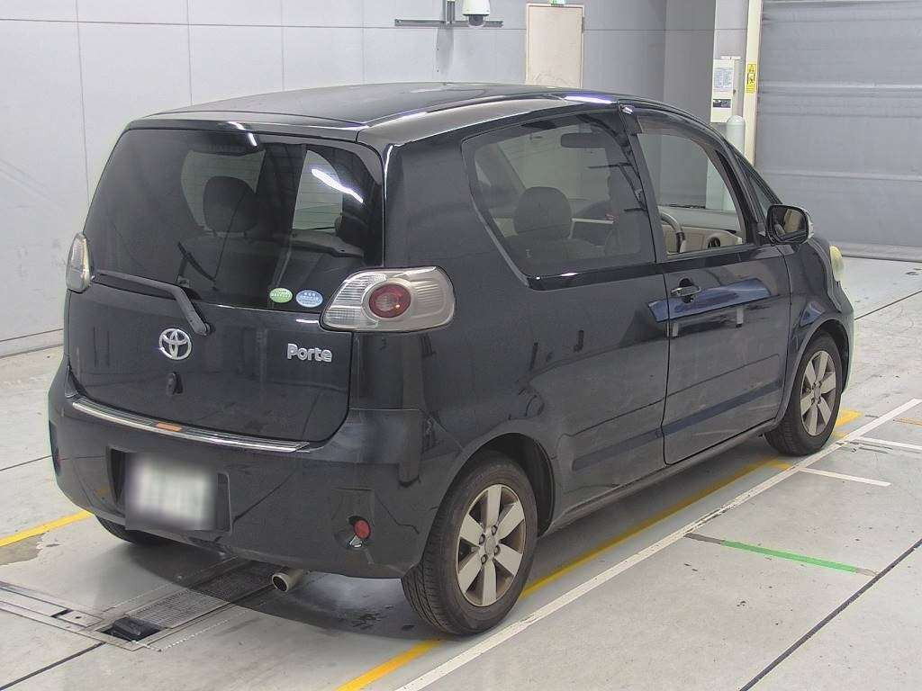 2010 Toyota Porte NNP11[1]