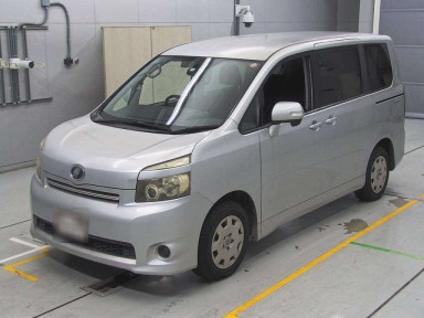 2010 Toyota Voxy